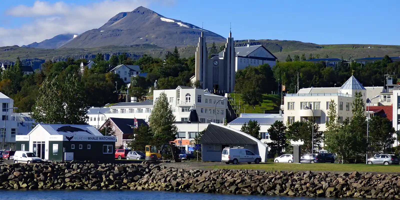 Akureyri desde el mar